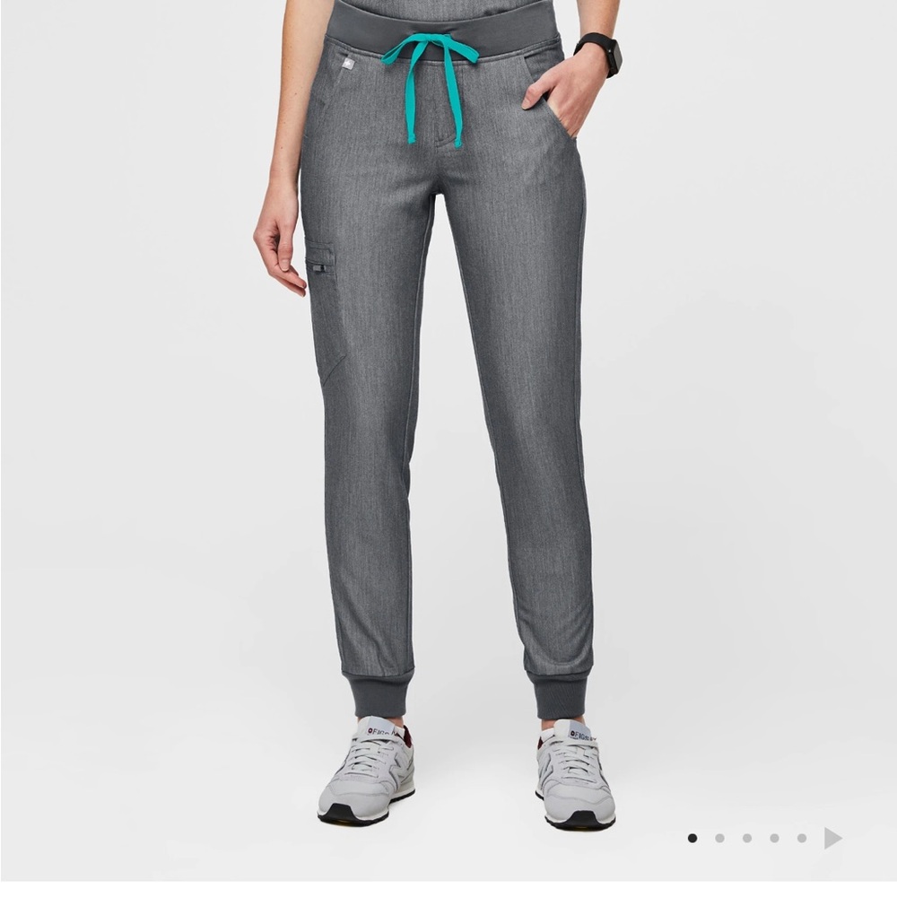 Gray Women's Jogger Figs Scrub Pants